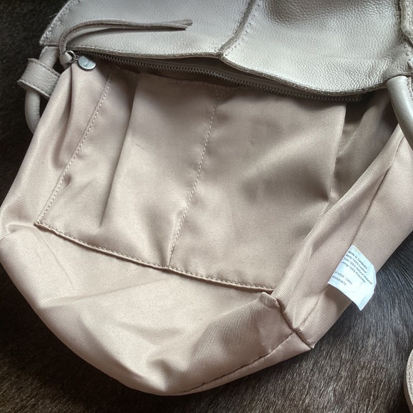 The Sak Los Feliz Pebbled Leather Crossbody Handbag - Picture 9 of 13